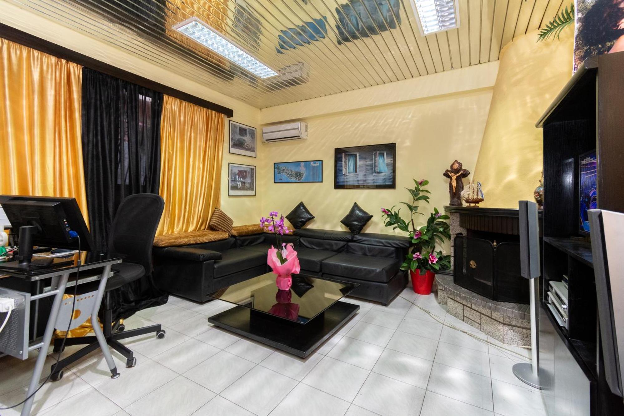 Hotel Petunia Neos Marmaras Bagian luar foto