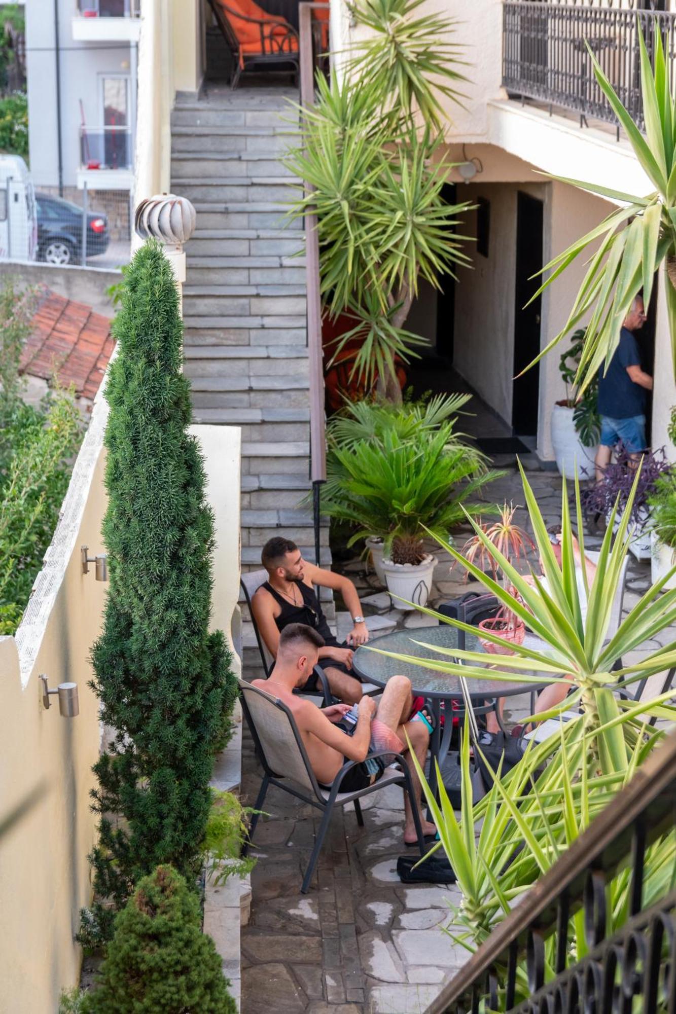 Hotel Petunia Neos Marmaras Bagian luar foto