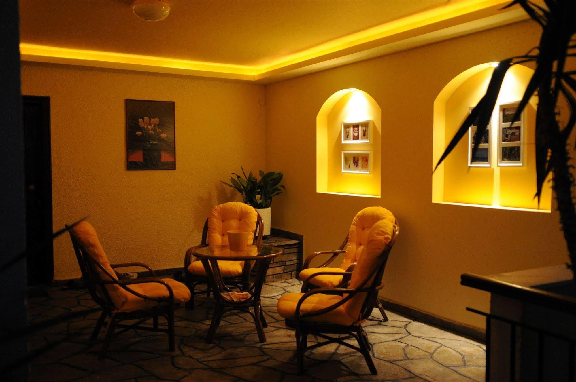 Hotel Petunia Neos Marmaras Bagian luar foto