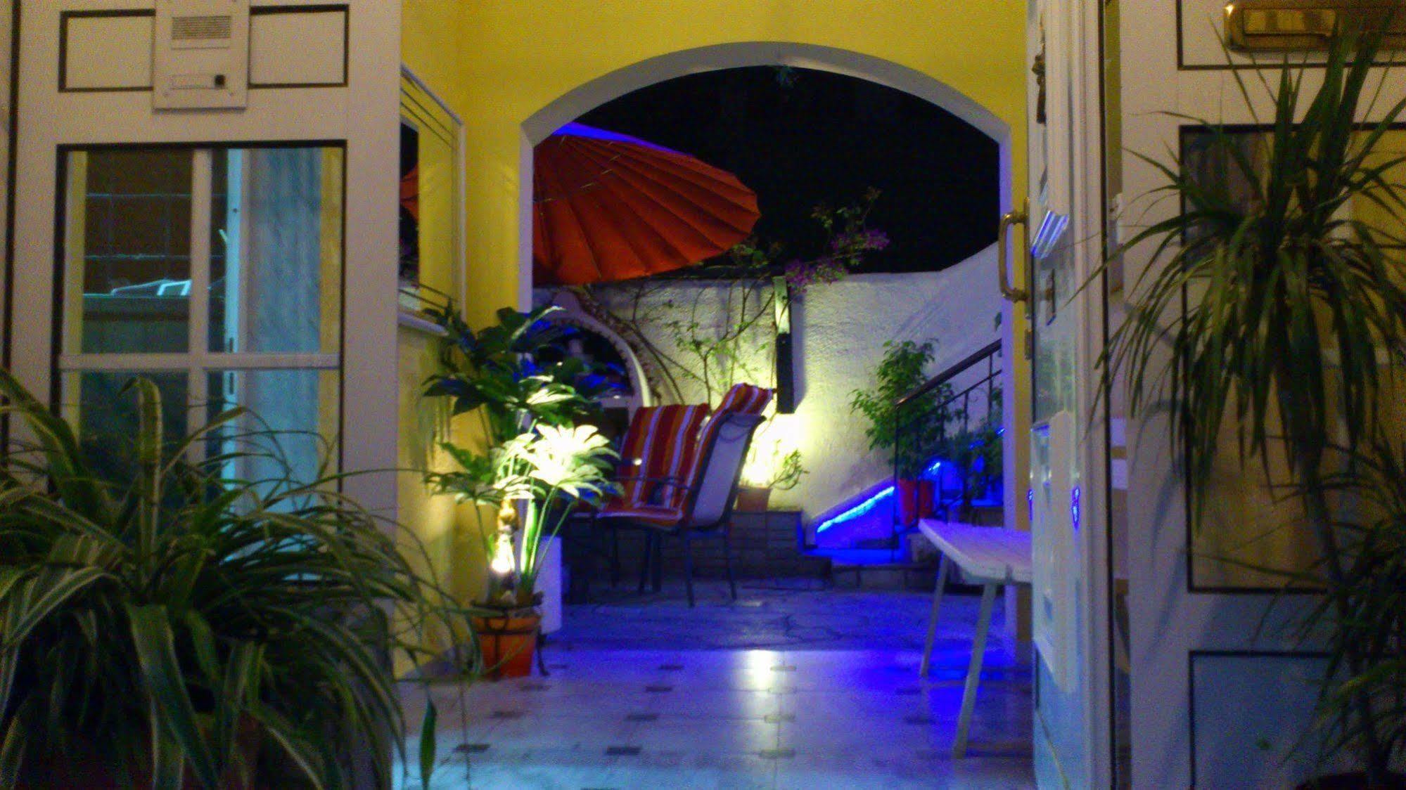 Hotel Petunia Neos Marmaras Bagian luar foto